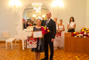Одаренные дети края будут получать губернаторскую стипендию