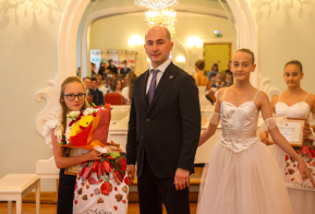 Одаренные дети края будут получать губернаторскую стипендию