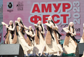 Краевой фестиваль-ярмарка «АмурФест. Весна» на площади им. Ленина